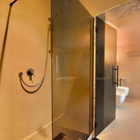 Mpiut Luxury Rooms - Housea Πανσιόν Polignano a Mare